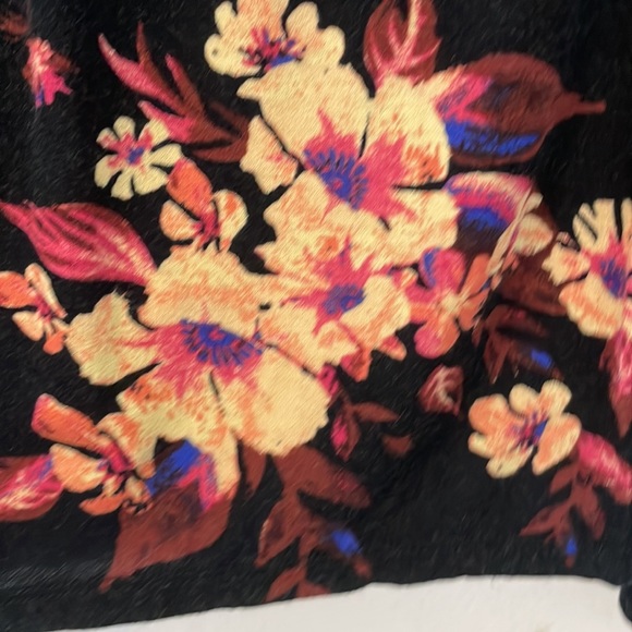 Mudd large black floral print open shoulder blouse bell sleeves lace trim - Picture 3 of 8